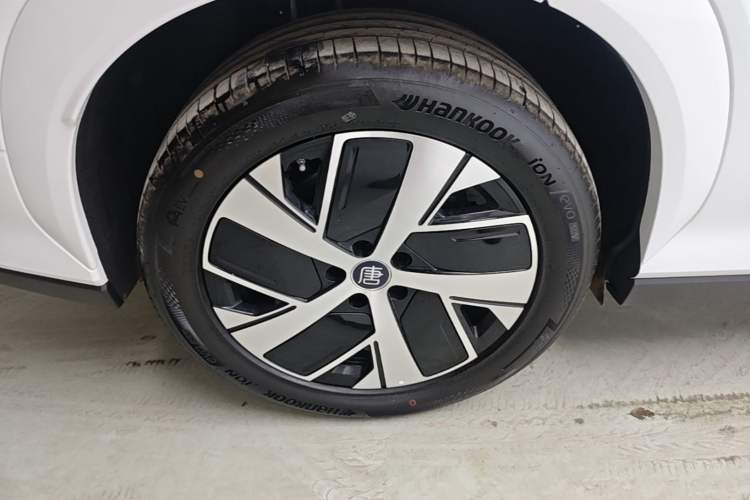 Used BYD Tang L 2025 DM 200KM Four-Wheel Drive LiDAR Flagship Model Right Rear Wheel Hub