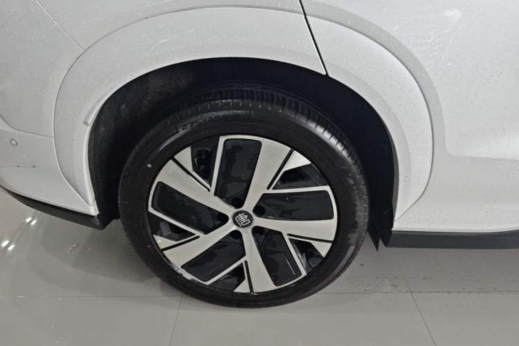 Used BYD Tang L 2025 EV 670KM LiDAR Flagship Version Right Rear Wheel Hub