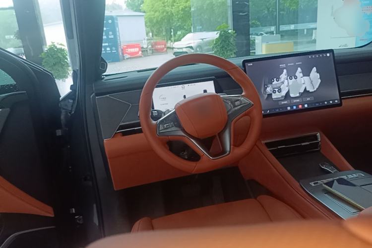 Used BYD Tang L 2025 EV 670KM LiDAR Flagship Version Steering Wheel