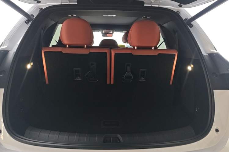 Used BYD Tang L 2025 DM 200KM Four-Wheel Drive LiDAR Flagship Model Trunk