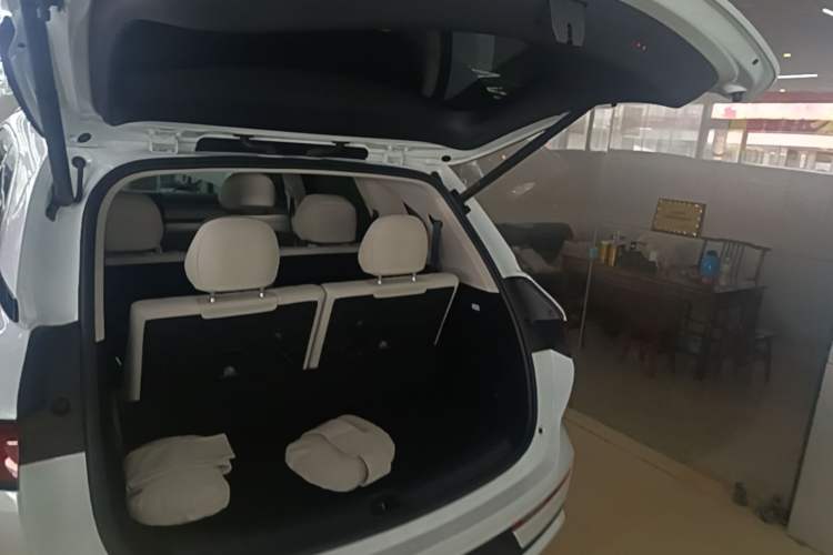 Used BYD Tang L 2025 EV with 670 km Range LiDAR and Premium Features Trunk