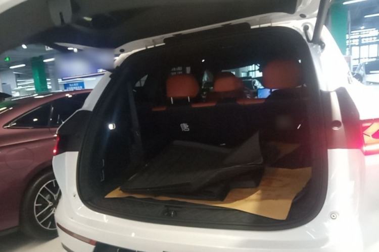 Used BYD Tang L 2025 DM 200KM Four-Wheel Drive LiDAR Flagship Model Trunk