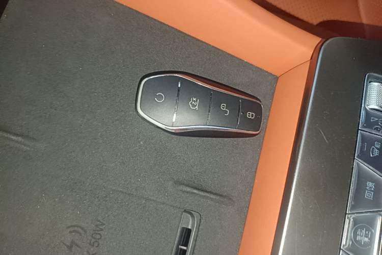 Used BYD Tang L 2025 EV 670KM LiDAR Flagship Version Vehicle Key