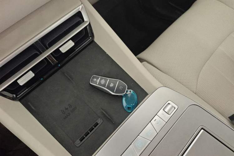 Used BYD Tang L 2025 EV 670KM LiDAR Flagship Version Vehicle Key