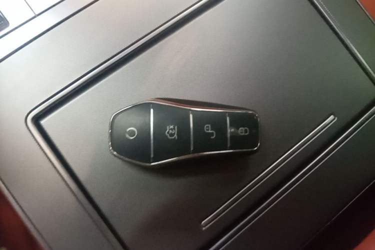 Used BYD Tang L 2025 DM 200KM Four-Wheel Drive LiDAR Flagship Model Vehicle Key
