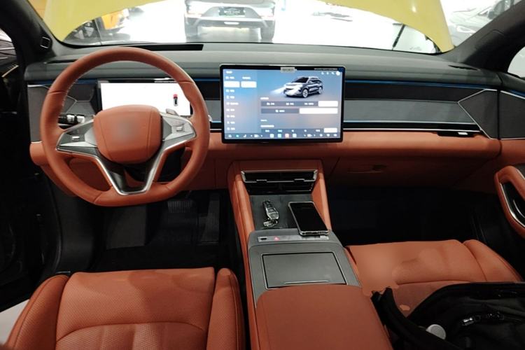 Used BYD Tang L 2025 DM 175KM Drone Player Edition Center Console