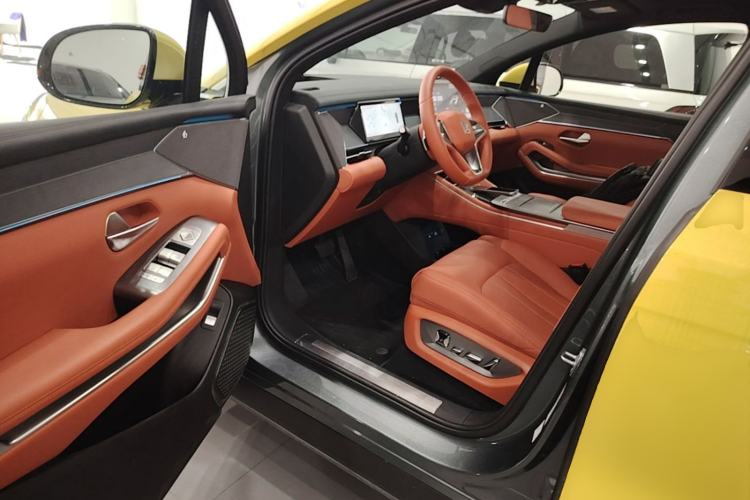 Used BYD Tang L 2025 DM 175KM Drone Player Edition Driver Seat