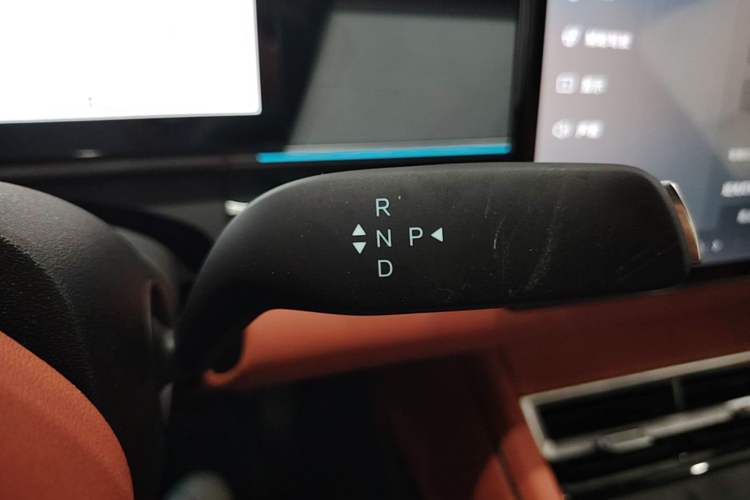 Used BYD Tang L 2025 DM 175KM Drone Player Edition Gear Lever