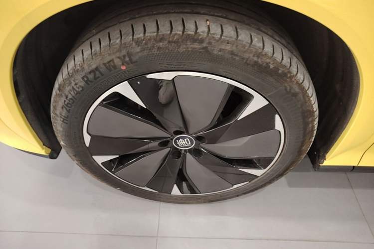Used BYD Tang L 2025 DM 175KM Drone Player Edition Left Front Wheel Hub