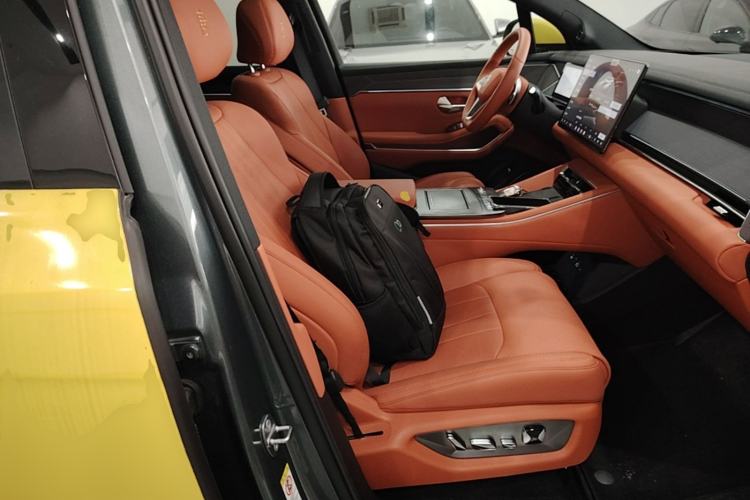 Used BYD Tang L 2025 DM 175KM Drone Player Edition Right Front Seat