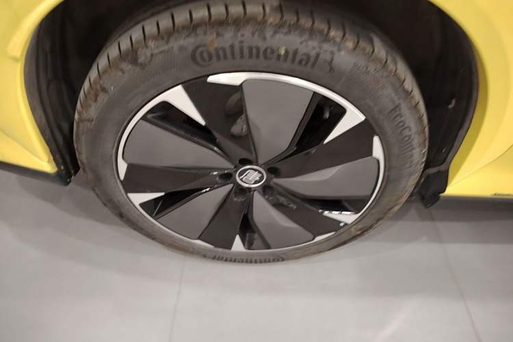 Used BYD Tang L 2025 DM 175KM Drone Player Edition Right Rear Wheel Hub