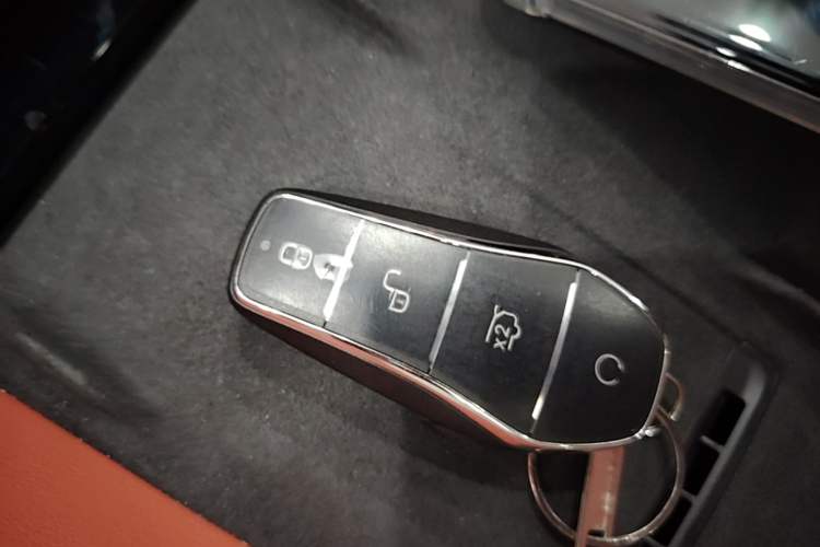 Used BYD Tang L 2025 DM 175KM Drone Player Edition Vehicle Key