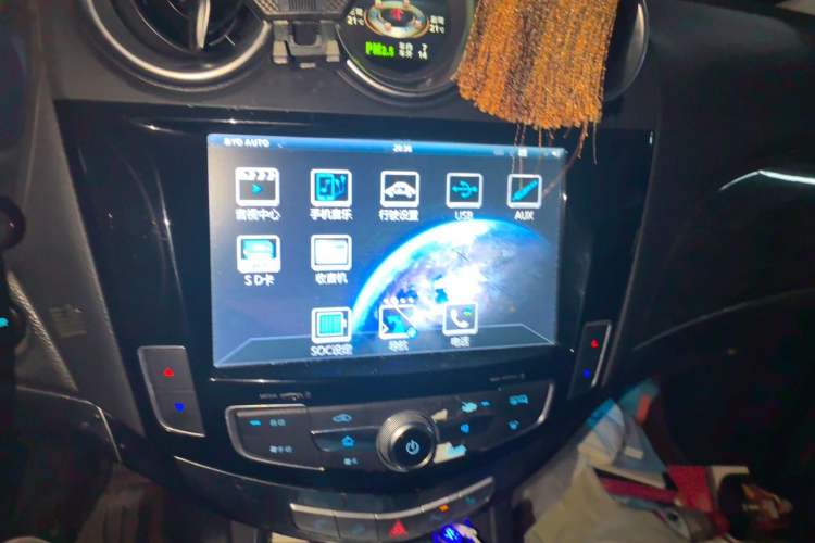 Used BYD Tang New Energy 2015 2.0T Four-Wheel-Drive Flagship Model Audio And AC Panel