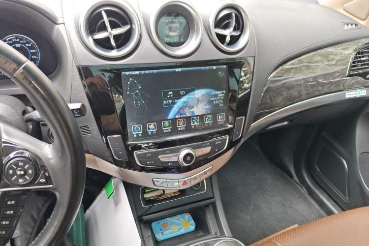 Used BYD Tang New Energy 2015 2.0T Four-Wheel-Drive Flagship Model Audio And AC Panel