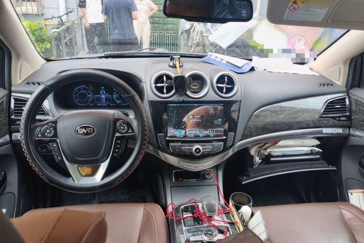 Used BYD Tang New Energy 2015 2.0T Four-Wheel-Drive Flagship Model Center Console