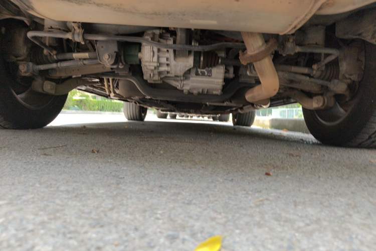 Used BYD Tang New Energy 2015 2.0T Four-Wheel-Drive Flagship Model Chassis Rear