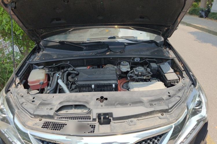 Used BYD Tang New Energy 2015 2.0T Four-Wheel-Drive Flagship Model Engine Bay