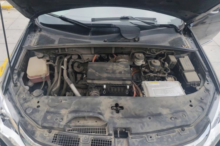 Used BYD Tang New Energy 2015 2.0T Four-Wheel-Drive Flagship Model Engine Bay