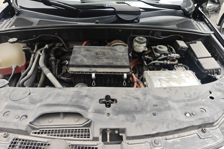 Used BYD Tang New Energy 2015 2.0T Four-Wheel-Drive Flagship Model Engine Bay