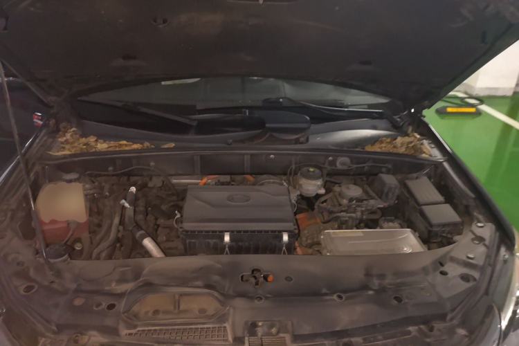 Used BYD Tang New Energy 2015 2.0T Four-Wheel-Drive Flagship Model Engine Bay