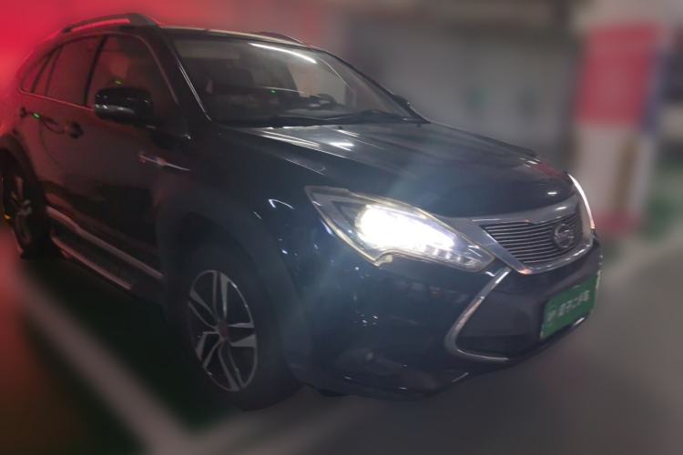 Used BYD Tang New Energy 2015 2.0T Four-Wheel-Drive Flagship Model Front Right 45 Deg