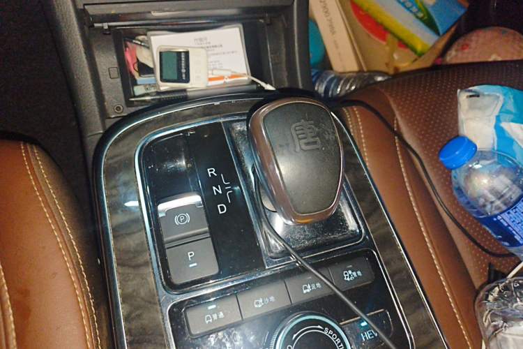 Used BYD Tang New Energy 2015 2.0T Four-Wheel-Drive Flagship Model Gear Lever
