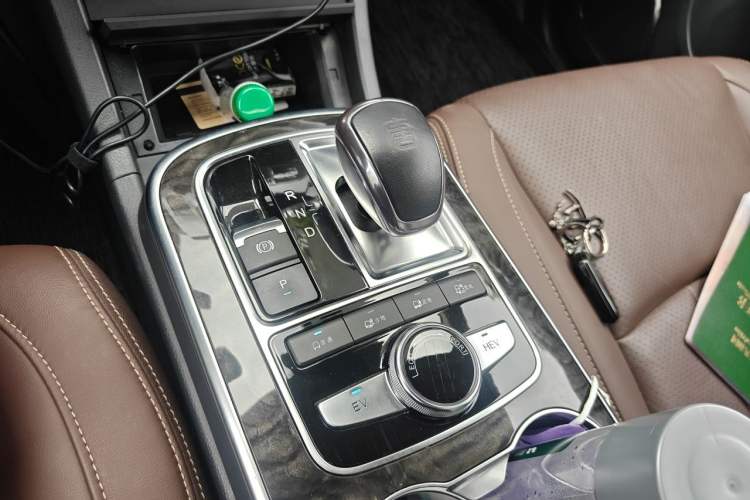 Used BYD Tang New Energy 2015 2.0T Four-Wheel-Drive Flagship Model Gear Lever