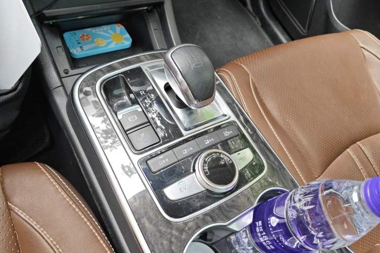 Used BYD Tang New Energy 2015 2.0T Four-Wheel-Drive Flagship Model Gear Lever
