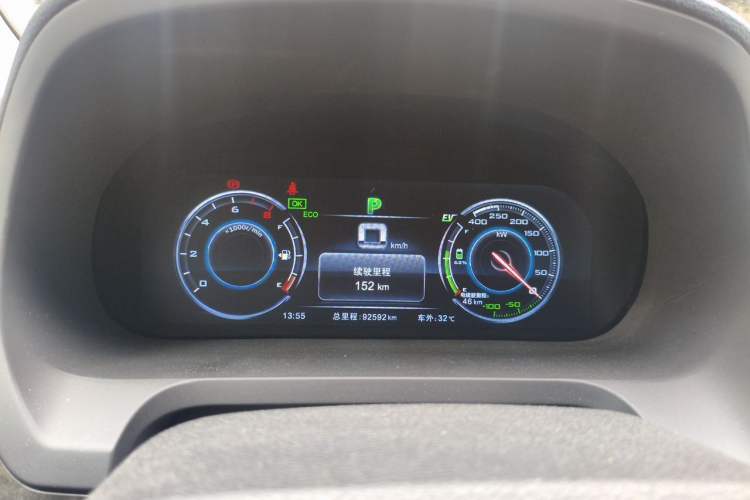 Used BYD Tang New Energy 2015 2.0T Four-Wheel-Drive Flagship Model Odometer Close Up