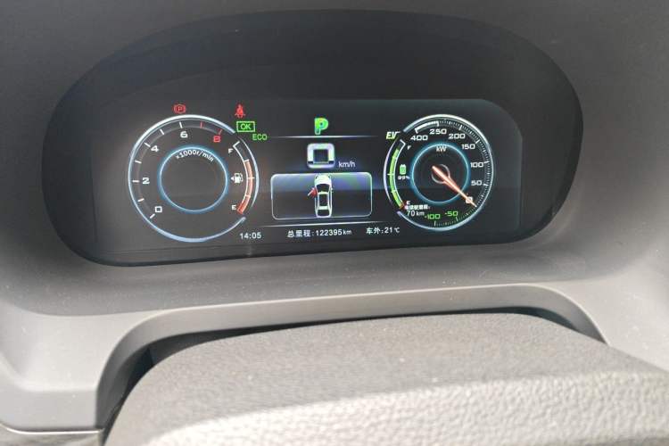Used BYD Tang New Energy 2015 2.0T Four-Wheel-Drive Flagship Model Odometer Close Up