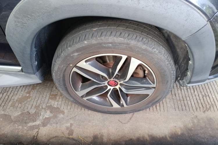 Used BYD Tang New Energy 2015 2.0T Four-Wheel-Drive Flagship Model Right Front Wheel Hub