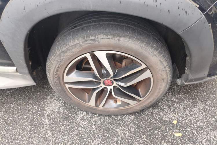 Used BYD Tang New Energy 2015 2.0T Four-Wheel-Drive Flagship Model Right Front Wheel Hub