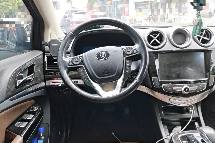 Used BYD Tang New Energy 2015 2.0T Four-Wheel-Drive Flagship Model Steering Wheel