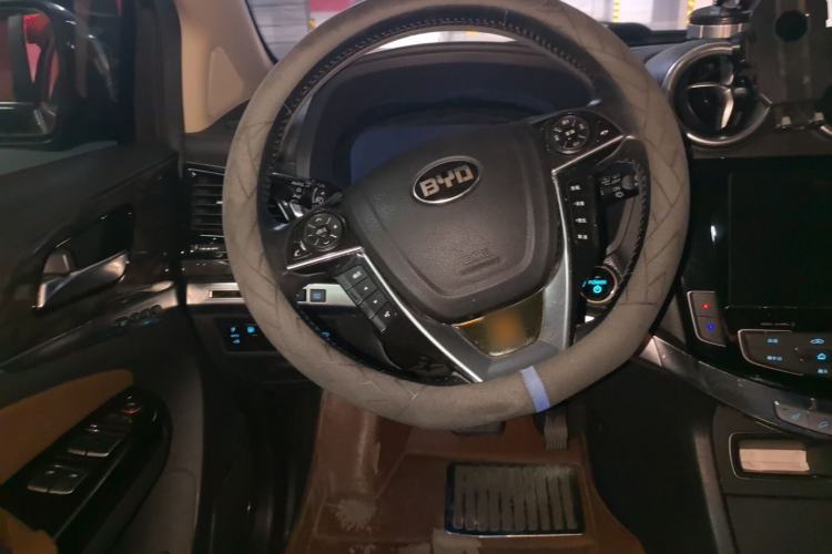 Used BYD Tang New Energy 2015 2.0T Four-Wheel-Drive Flagship Model Steering Wheel