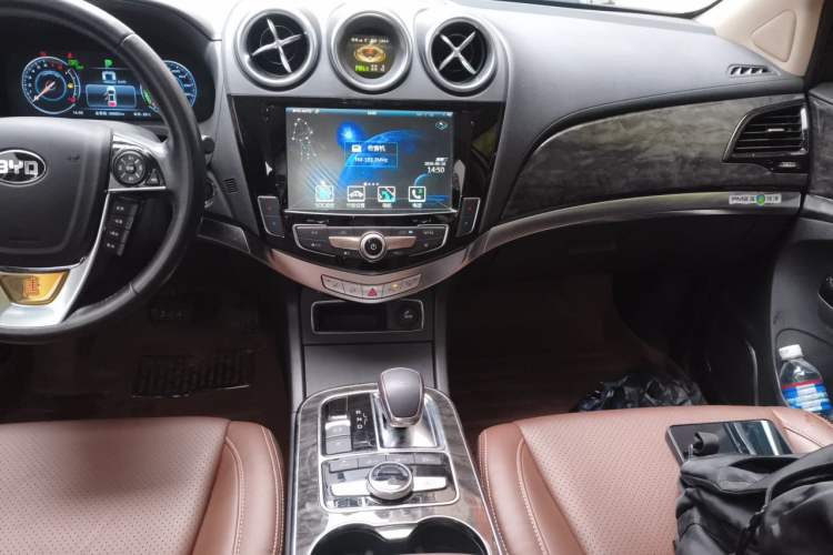 Used BYD Tang New Energy 2015 2.0T Four-Wheel-Drive Flagship Model Audio And AC Panel