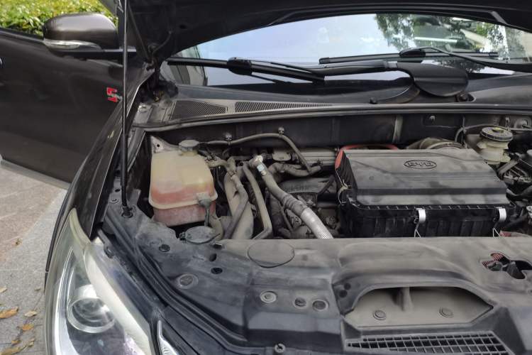 Used BYD Tang New Energy 2015 2.0T Four-Wheel-Drive Flagship Model Engine Bay Right