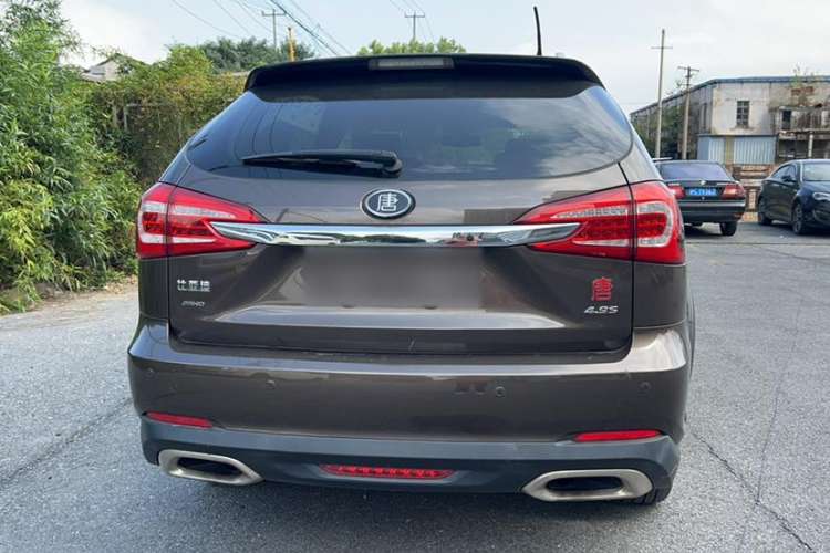 Used BYD Tang New Energy 2015 2.0T Four-Wheel-Drive Flagship Model Exterior 4