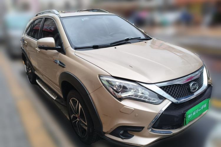 Used BYD Tang New Energy 2015 2.0T Four-Wheel-Drive Flagship Model Front Right 45 Deg