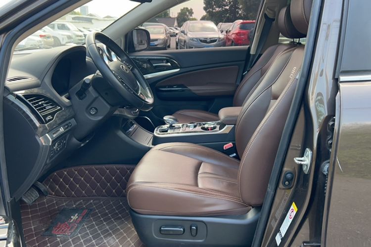 Used BYD Tang New Energy 2015 2.0T Four-Wheel-Drive Flagship Model Interior 4