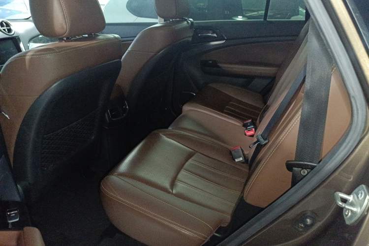 Used BYD Tang New Energy 2015 2.0T Four-Wheel-Drive Flagship Model Left Rear Seat