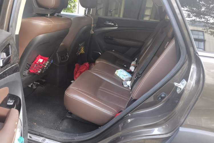 Used BYD Tang New Energy 2015 2.0T Four-Wheel-Drive Flagship Model Left Rear Seat