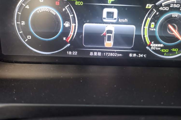 Used BYD Tang New Energy 2015 2.0T Four-Wheel-Drive Flagship Model Odometer Close Up