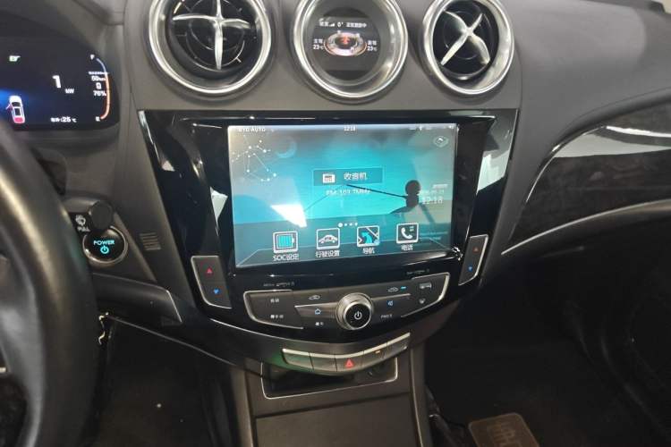 Used BYD Tang New Energy 2015 2.0T Four-Wheel-Drive Flagship Model Audio And AC Panel