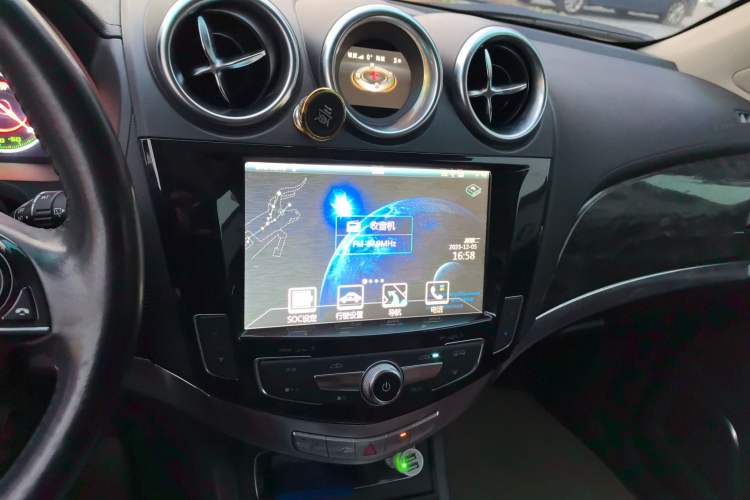 Used BYD Tang New Energy 2015 2.0T Four-Wheel-Drive Flagship Model Audio And AC Panel