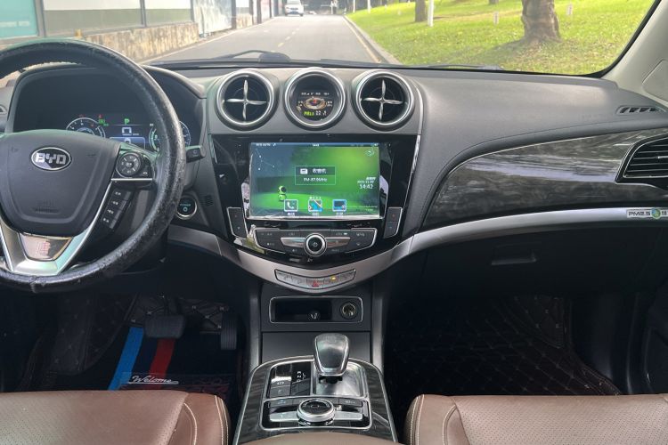 Used BYD Tang New Energy 2015 2.0T Four-Wheel-Drive Flagship Model Audio And AC Panel