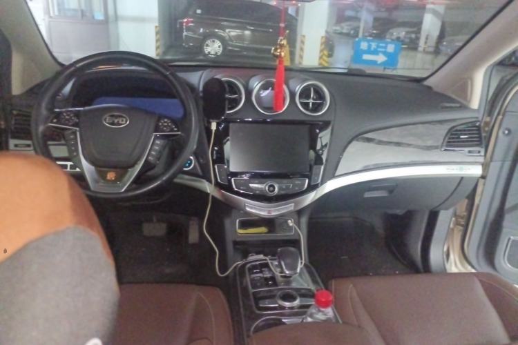 Used BYD Tang New Energy 2015 2.0T Four-Wheel-Drive Flagship Model Center Console