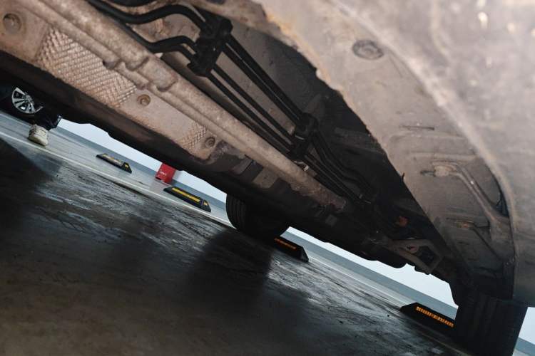Used BYD Tang New Energy 2015 2.0T Four-Wheel-Drive Flagship Model Chassis Front Left