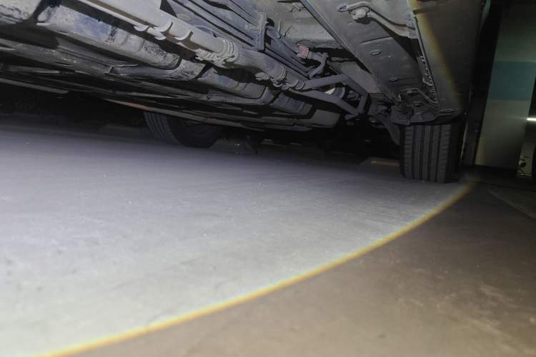 Used BYD Tang New Energy 2015 2.0T Four-Wheel-Drive Flagship Model Chassis Front Left