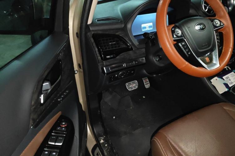 Used BYD Tang New Energy 2015 2.0T Four-Wheel-Drive Flagship Model Driver Seat