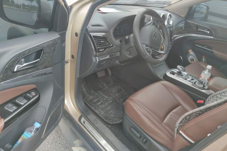 Used BYD Tang New Energy 2015 2.0T Four-Wheel Drive Elite Version Driver Seat